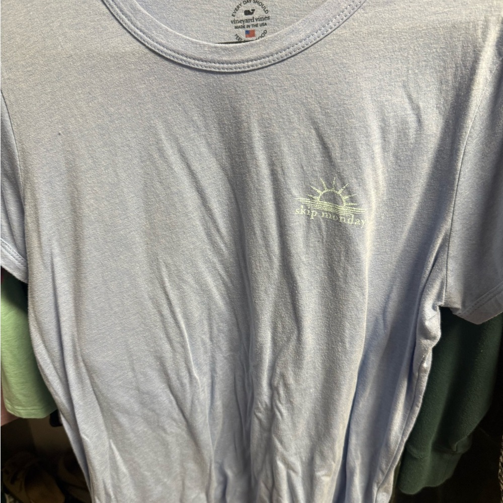 Light Blue Vineyard Vines Skip Monday Women’s Tee Shirt like new